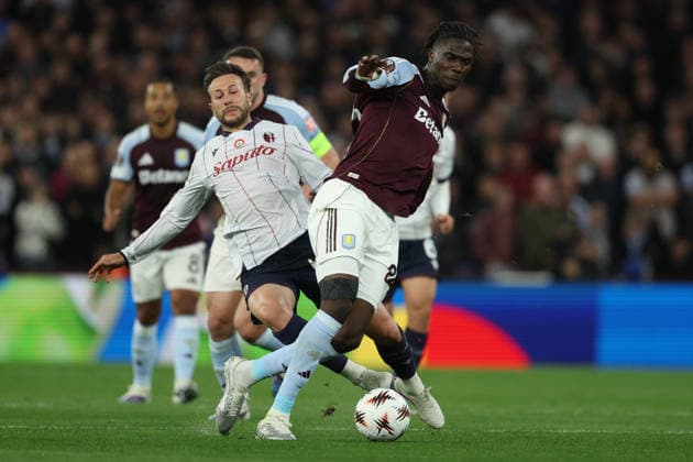 Aston Villa FC v Bologna FC 1909 - UEFA Europa League 2025 26 Quarter-Final Leg Two Amadou Onana of Aston Villa Federico Bernardeschi of Bologna challenge during the UEFA Europa League 2025 26 Quarter-Final Leg Two match between Aston Villa FC and Bologna FC 1909 at Villa Park on April 16, 2026 in Birmingham, England. WARNING! This Photograph May Only Be Used For Newspaper And Or Magazine Editorial Purposes. May Not Be Used For Publications Involving 1 player, 1 Club Or 1 Competition Without Written Authorisation From Football DataCo Ltd. For Any Queries, Please Contact Football DataCo Ltd on +44 (0) 207 864 9121 Birmingham Villa Park England United Kingdom Copyright: xAllstarxPicturexLibraryxLtdx