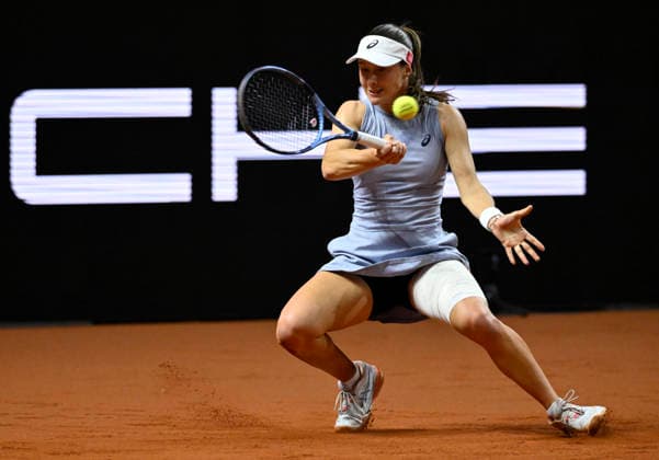 Zeynep Sonmez TUR falls to the ground Tennis Ladies Porsche Cup Porsche Tennis Grand Prix GP Stuttgart 2026 Porsche Arena 11 19 04 2026 DFL REGULATIONS PROHIBIT ANY USE OF PHOTOGRAPHS AS IMAGE SEQUENCES AND OR QUASI VIDEO Tennis Ladies Porsche Cup Porsche Tennis Grand Prix GP Stuttgart 2026