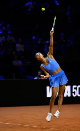 Leylah Fernandez CAN Action Serve Tennis Womens Porsche Cup Porsche Tennis Grand Prix GP Stuttgart 2026 Porsche Arena 11 19 04 2026 DFL REGULATIONS PROHIBIT ANY USE OF PHOTOGRAPHS AS IMAGE SEQUENCES AND OR QUASI VIDEO Tennis Womens Porsche Cup Porsche Tennis Grand Prix GP Stuttgart 2026
