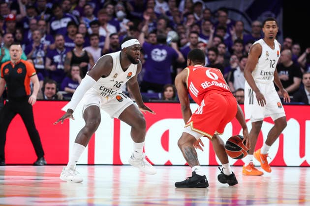 April 16, 2026, Madrid, Madrid, Spain: Usman Garuba of Real Madrid and Jared Butler of Crvena Zvezda in action during the Turkish Airlines EuroLeague Regular Season Round 38 match between Real Madrid and Crvena Zvezda Meridianbet Belgrade at Movistar Arena on April 16, 2026, in Madrid, Spain. Real Madrid V Crvena Zvezda Meridianbet Belgrade - Turkish Airlines EuroLeague  - ZUMAa181 20260416_zaa_a181_243 Copyright: xIrinaxR.xHipolitox