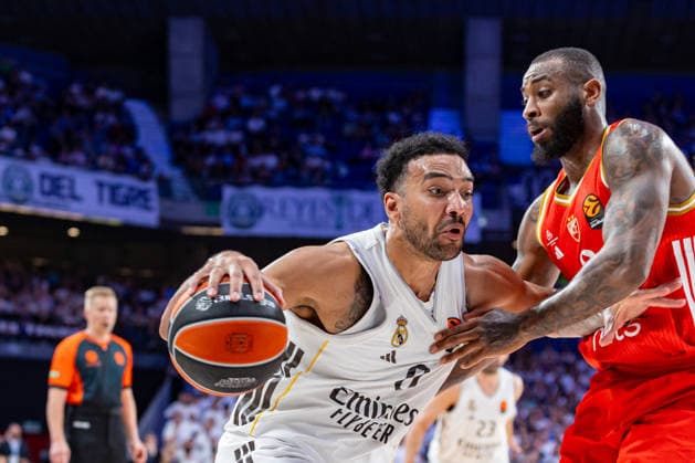 ESP Real Madrid v Crvena Zvezda Meridianbet Belgrade Euroleague Trey Lyles of Real Madrid and Codi Miller McIntyre of Crvena Zvezda during the Euroleague match, between Real Madrid and Crvena Zvezda Meridianbet Belgrade played at Movistar Arena Stadium on April 16, 2026 in Madrid Spain Madrid Spain Basketball Copyright: xAlbaxPachecox xAgenciaxLOFx