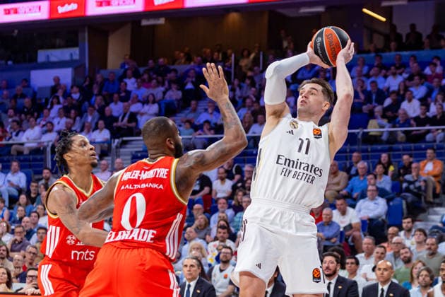 ESP Real Madrid v Crvena Zvezda Meridianbet Belgrade Euroleague Mario Hezonja of Real Madrid during the Euroleague match, between Real Madrid and Crvena Zvezda Meridianbet Belgrade played at Movistar Arena Stadium on April 16, 2026 in Madrid Spain Madrid Spain Basketball Copyright: xAlbaxPachecox xAgenciaxLOFx