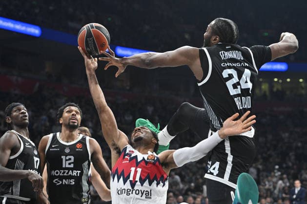 PARTIZAN vs BASKONIA TRENT FORREST vs BRUNO FERNANDO basketball Partizan vs Kosner Baskonia Vitoria Gasteiz Euroleague Beogradska arena, Belgrade 16.04.2026 Foto: BASKETBALL, EUROLEAGUE, PARTIZAN, KOSNER BASKONIA VITORIA GASTEIZ Belgrade Belgrade arena Serbia Copyright: xMarkoxMetlas xMNxPressx