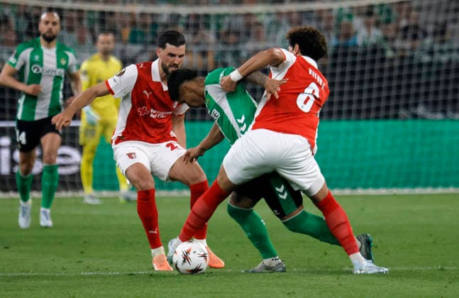 SEVILLE 16 04 2026 ESTADIO DE LA CARTUJA UEFA EUROPA LEAGUE FINAL QUARTER TABLE VERSION VEGETUR OF UEFA EUROPA LEAGUE REAL BETIS SPORTING BRAGA archsev PHOTO MANUEL GOMEZ SEVILLE 16 04 2026 ESTADIO DE LA CARTUJA UEFA EUROPA LEAGUE FINAL TABLE VEGUE REAL BETIS SPORTING BRAGA archsev PHOTO MANUEL GOMEZ CUCHO HERNANDEZ Y VICTOR C Copyright: xMANUxGOMEZx