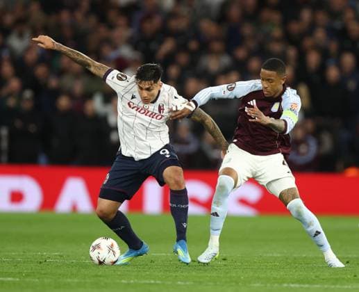 Nikola Moro of Bologna and Ezri Konsa of Aston Villa Aston Villa v Bologna, UEFA Europa League, Quarter Final, Second Leg, Football, Villa Park, Birmingham, UK - 16 Apr 2026Birmingham Villa Park United Kingdom EDITORIAL USE ONLY No use with unauthorised audio, video, data, fixture lists, club league logos or live services. Online in-match use limited to 120 images, no video emulation. No use in betting, games or single club league player publications. Copyright: xRyanxBrowne Shutterstockx 16828672cm