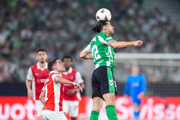April 16, 2026, Sevilla, Sevilla, Spain: Ricardo Rodriguez of Real Betis in action during the UEFA Europa League 2025 26 Quarter-Final Second Leg match between Real Betis and SC Braga at La Cartuja Stadium on April 16, 2026, in Sevilla, Spain. Sevilla Spain - ZUMAa181 20260416_zaa_a181_286 Copyright: xJoaquoÂ­NxCorcherox