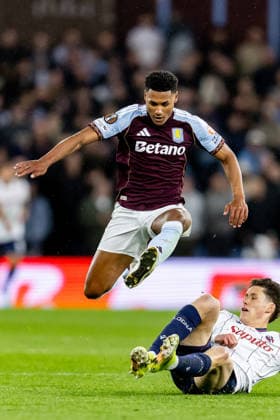 Aston Villa v Bologna, Europa League Aston Villa forward Ollie Watkins (11) rides a tackle during the Europa League match between Aston Villa and Bologna at Villa Park, Birmingham, UK on 16 April 2026. Birmingham Villa Park West Midlands UK Editorial use only , Copyright: xManjitxNarotrax PSI-24080-0041