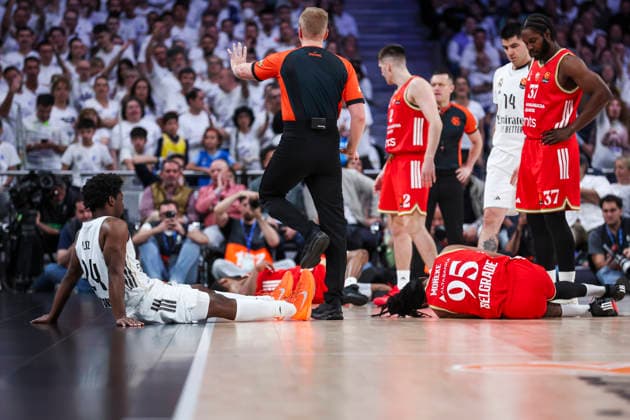 April 16, 2026, Madrid, Madrid, Spain: Andres Feliz of Real Madrid and Chima Moneke of Crvena Zvezda hurt during the Turkish Airlines EuroLeague Regular Season Round 38 match between Real Madrid and Crvena Zvezda Meridianbet Belgrade at Movistar Arena on April 16, 2026, in Madrid, Spain. Madrid Spain - ZUMAa181 20260416_zaa_a181_322 Copyright: xIrinaxR.xHipolitox