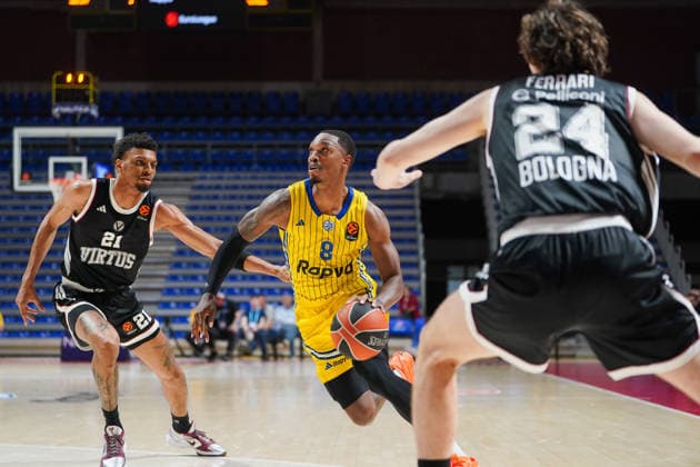 April 16, 2026, Belgrade, Central Serbia, Serbia: 2026416, Belgrade, Serbia - Maccabi Rapyd Tel Aviv and Virtus Bologna play a EuroLeague basketball game at the Aleksandar Nikolic Hall. WALKER IV LONNIE in action. Belgrade Serbia - ZUMAd223 20260416_zip_d223_009 Copyright: xMarkoxDimicx