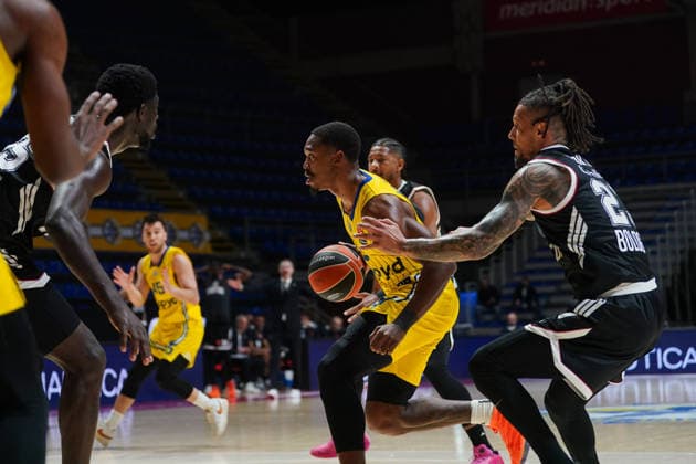 April 16, 2026, Belgrade, Central Serbia, Serbia: 2026416, Belgrade, Serbia - Maccabi Rapyd Tel Aviv and Virtus Bologna play a EuroLeague basketball game at the Aleksandar Nikolic Hall. WALKER IV LONNIE in action. Basketball 2026: EuroLeague: Maccabi Rapyd Tel Aviv 85:89 Virtus Bologna  - ZUMAd223 20260416_zip_d223_005 Copyright: xMarkoxDimicx