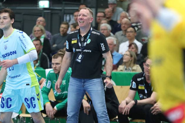 Handball DAIKIN HBL, SC DHfK Leipzig VfL Gummersbach 16 04 2026 Head Coach Frank Carstens SC DHfK Leipzig Handball, DAIKIN HBL, 1 Bundesliga, Season 2025 2026, 21 Matchday Catch-up SC DHfK Leipzig vs VfL Gummersbach on 16 04 2026 at Quarterback Immobilien Arena Leipzig Copyright: xBEAUTIFULxSPORTS JanxKaeferx
