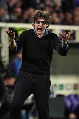 FiorentinaÕs head coach Paolo Vanoli reacts during the UEFA Conference League 2025 2026 Quarter-finals 2nd leg soccer match between Fiorentina and Crystal Palace at Artemio Franchi Stadium of Florence, North Italy - Thurday April 16, 2026  Copyright: xMassimoxPaolone LaPressex