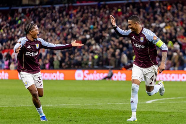 Aston Villa v Bologna, Europa League GOAL scores 4-0 Aston Villa defender Ezri Konsa (4) scores and celebrates during the Europa League match between Aston Villa and Bologna at Villa Park, Birmingham, UK on 16 April 2026. Birmingham Villa Park West Midlands UK Editorial use only , Copyright: xManjitxNarotrax PSI-24080-0042