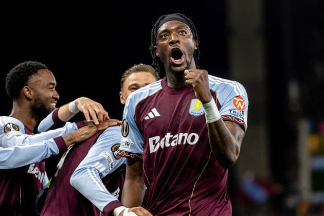 Aston Villa v Bologna, Europa League GOAL scores 4-0 Aston Villa defender Ezri Konsa (4) scores and celebrates as does Aston Villa forward Tammy Abraham (18) during the Europa League match between Aston Villa and Bologna at Villa Park, Birmingham, UK on 16 April 2026. Birmingham Villa Park West Midlands UK Editorial use only , Copyright: xManjitxNarotrax PSI-24080-0046