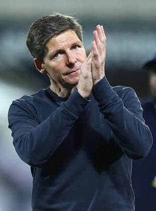 Oliver Glasner manager of Crystal Palace applauds the fans after the match Fiorentina v Crystal Palace, UEFA Conference League, Quarter Final, Second Leg, Football, Artemio Franchi Stadium, Florence, Italy - 16 Apr 2026Florence Artemio Franchi Stadium Italy EDITORIAL USE ONLY No use with unauthorised audio, video, data, fixture lists, club league logos or live services. Online in-match use limited to 120 images, no video emulation. No use in betting, games or single club league player publications.  Copyright: xMichaelxZemanek Shutterstockx 16828686aq