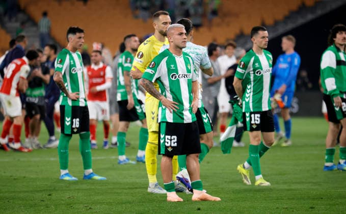 SEVILLE 16 04 2026 ESTADIO DE LA CARTUJA UEFA EUROPA LEAGUE QUARTER-FINAL RETURN MATCH REAL BETIS SPORTING BRAGA archsev PHOTO MANUEL GOMEZ SEVILLE 16 04 2026 ESTADIO DE LA CARTUJA UEFA EUROPA LEAGUE QUARTER-FINAL RETURN MATCH REAL BETIS SPORTING BRAGA archsev PHOTO MANUEL GOMEZ EL BETIS FALLS ELIMINATED Copyright: xMANUxGOMEZx