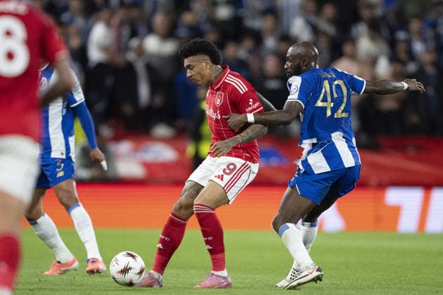 NOTTINGHAM, ENGLAND - APRIL 16: Igor Jesus of Nottingham Forest controls the ball during a UEFA Europa League match between Nottingham Forest and Porto at City Ground on April 16, 2026 in Nottingham, England. (Photo by Pedro Loureiro Sports Press Photo) Copyright: xPedroxLoureiro SportsxPressxPhotox Sportspressphoto_SPR131010
