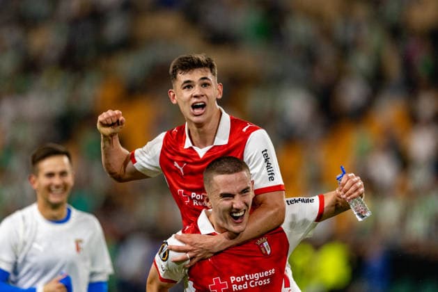 Gustaf Lagerbielke (14) and Gabriel Moscardo (17) seen during UEFA Europa League quarterfinal game between teams of Real Betis Balompie and SC Braga (Maciej Rogowski Ball Raw Images) Sevilla Estadio La Cartuja Spain Copyright: xMaciejxRogowskix ROG_RBvBRA-28