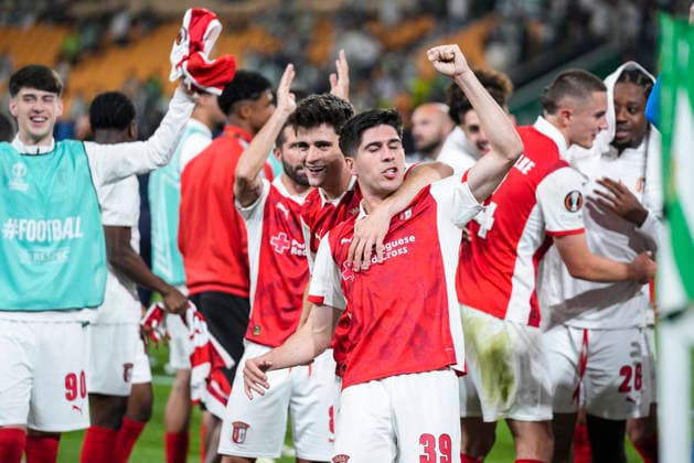 April 16, 2026, Sevilla, Sevilla, Spain: Players of SC Braga celebrate the victory during the UEFA Europa League 2025 26 Quarter-Final Second Leg match between Real Betis and SC Braga at La Cartuja Stadium on April 16, 2026, in Sevilla, Spain. Real Betis V SC Braga - UEFA Europa League 2025 26 Quarter-Final Second Leg  - ZUMAa181 20260416_zaa_a181_338 Copyright: xJoaquoÂ­NxCorcherox