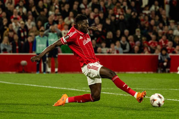 RECORD DATE NOT STATED 16th April 2026; The City Ground, Nottingham, England; UEFA Europa League Football, Nottingham Forest versus Porto; Ola Aina of Nottingham Forest stretches to block a shot GodfreyxPitt