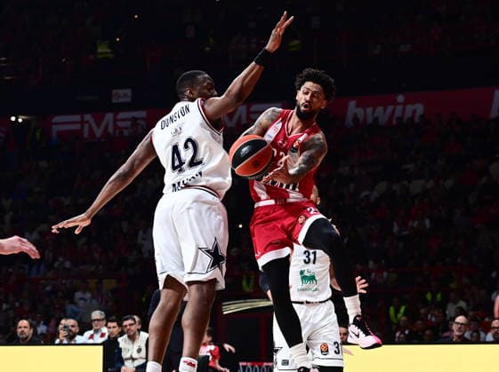 EuroLeague Basketball, Olympiacos Piraeus vs EA7 Emporio Armani Milan - Tyler Dorsey, 22 of Olympiacos Piraeus in action during the Euroleague regular season basketball match between Olympiacos Piraeus and EA7 Emporio Armani Milan held at Peace and Friendship Stadium in Piraeus, Grecee, 16 April 2026. PIRAEUS Greece Copyright: xOnexInchxProductionsx 6936116