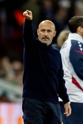 Aston Villa v Bologna, Europa League Bologna Head Coach Vincenzo Italiano points during the Europa League match between Aston Villa and Bologna at Villa Park, Birmingham, UK on 16 April 2026. Birmingham Villa Park West Midlands UK Editorial use only , Copyright: xManjitxNarotrax PSI-24080-0219