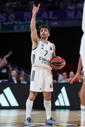 April 16, 2026, Madrid, Madrid, Spain: Facundo Campazzo of Real Madrid in action during the Turkish Airlines EuroLeague Regular Season Round 38 match between Real Madrid and Crvena Zvezda Meridianbet Belgrade at Movistar Arena on April 16, 2026, in Madrid, Spain. Real Madrid V Crvena Zvezda Meridianbet Belgrade - Turkish Airlines EuroLeague  - ZUMAa181 20260416_zaa_a181_217 Copyright: xIrinaxR.xHipolitox