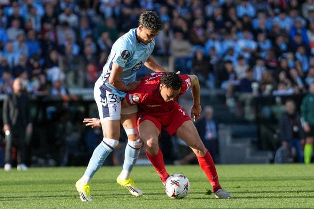 Spain, Football, UEFA Europa League, quarter-final, second leg, 2025 2026, RC Celta de Vigo vs SC Freiburg, 16 04 2026, Estadio Balaidos, Vigo, Jones El Abdellaoui RC Celta de Vigo, 39 in duel with Derry Scherhant SC Freiburg, 07 Vigo Estadio Balaidos Galicia, Pontevedra Spain Copyright: xArnexAmbergx