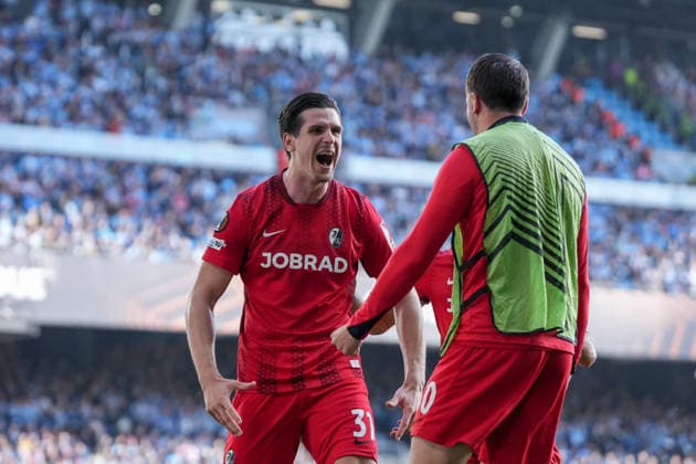 Spain, Football, UEFA Europa League, Quarter-final, Second leg, 2025 2026, RC Celta de Vigo vs SC Freiburg, 16 04 2026, Estadio Balaidos, Vigo, Igor Matanovic SC Freiburg, 31 , Christian Günter Christian Guenter SC Freiburg, 30 Goal celebration, Emotions, Goal shot, Conclusion, Goal success, Goal, Goal Vigo Estadio Balaidos Galicia, Pontevedra Spain Copyright: xArnexAmbergx