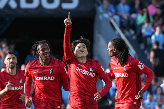 Spain, Football, UEFA Europa League, Quarter-final, Second leg, 2025 2026, RC Celta de Vigo vs SC Freiburg, 16 04 2026, Estadio Balaidos, Vigo, Johan Manzambi SC Freiburg, 44 , Yuito Suzuki SC Freiburg, 14 , Jordy Makengo SC Freiburg, 33 Goal celebration, Emotions, Goal shot, Goal finish, Goal success, Goal, Goal Vigo Estadio Balaidos Galicia, Pontevedra Spain Copyright: xArnexAmbergx