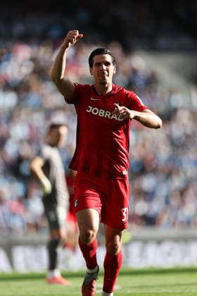 April 16, 2026, Vigo, Vigo, Spain: VIGO, SPAIN - APRIL 16: Igor Matanovic of SC Freiburg celebrates goal in to the UEFA Europa League 2025 26 Quarter-Final Leg Two match between Real Club Celta and SC Freiburg at Estadio Balaidos on April 16, 2026 in Vigo, Spain Vigo Spain - ZUMAe141 20260416_zsp_e141_015 Copyright: xLuisxEirasx