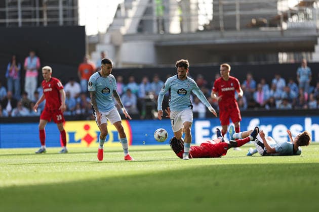 April 16, 2026, Vigo, Vigo, Spain: VIGO, SPAIN - APRIL 16: Javi Rueda of Celta Vigo to the UEFA Europa League 2025 26 Quarter-Final Leg Two match between Real Club Celta and SC Freiburg at Estadio Balaidos on April 16, 2026 in Vigo, Spain Vigo Spain - ZUMAe141 20260416_zsp_e141_012 Copyright: xLuisxEirasx