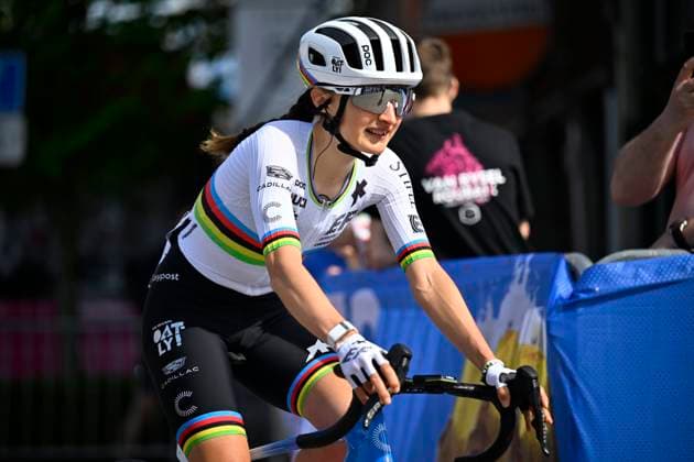 Brabantse Pijl - Fleche Brabanconne Women 2026 Cycling Race OVERIJSE, BELGIUM - APRIL 17 : Vallieres Magdeleine (CAN) of EF Education-Oatly during the 11th edition of De Brabantse Pijl - La Fleche Brabanconne Women an UCI ProSeries 1.Pro one day cycling road race for Women Elite of 125 km with start in Lennik and finish in Overijse on April 17, 2026 in Overijse, Belgium, 17 04 2026 ( Motordriver Guy De Vuyst - Overijse Belgium  Copyright: xTomasxSiskx