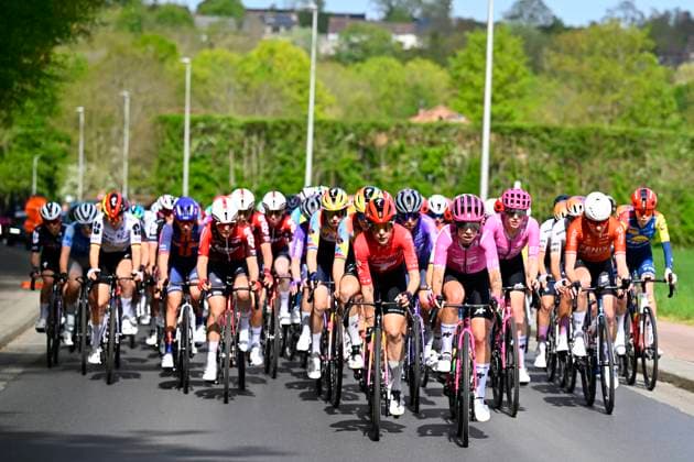 Brabantse Pijl - Fleche Brabanconne Women 2026 Cycling Race OVERIJSE, BELGIUM - APRIL 17 : during the 11th edition of De Brabantse Pijl - La Fleche Brabanconne Women an UCI ProSeries 1.Pro one day cycling road race for Women Elite of 125 km with start in Lennik and finish in Overijse on April 17, 2026 in Overijse, Belgium, 17 04 2026 ( Motordriver Guy De Vuyst - Overijse Belgium  Copyright: xTomasxSiskx