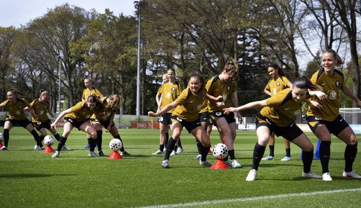 ZEIST - The Dutch women s national team, Nationalteam during training in the run-up to the second World Cup qualifying match against France. XXX ANP xVIxANPxSportx xxANPxIVx 556009035 originalFilename: 556009035.jpg
