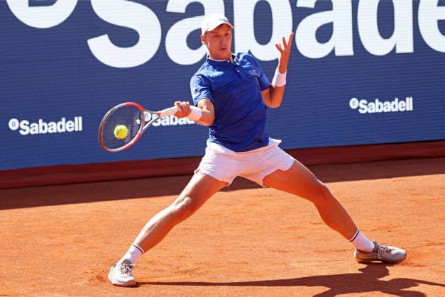 Barcelona Open Banc Sabadell 2026 Hamad Medjedovic competes against Nuno Borges during the quarter-finals (Day Seven) of the Barcelona Open Banc Sabadell 73rd Conde de Godo Trophy at Real Club de Tenis Barcelona 1899 in Barcelona, Spain, on April 17, 2026. Barcelona Spain  Copyright: xUrbanandsportx originalFilename:urbanandsport-medjedov260417_np43V.jpg
