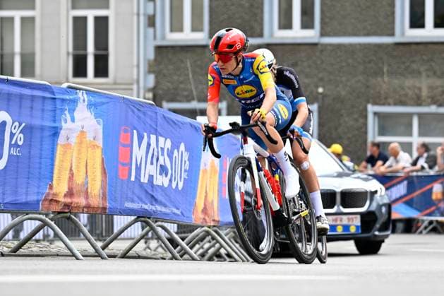 Brabantse Pijl - Fleche Brabanconne Women 2026 Cycling Race OVERIJSE, BELGIUM - APRIL 17 : Adegeest Loes (NED) of Lidl - Trek, Dijkstra Anneke (NED) of VolkerWessels Cycling Team during the 11th edition of De Brabantse Pijl - La Fleche Brabanconne Women an UCI ProSeries 1.Pro one day cycling road race for Women Elite of 125 km with start in Lennik and finish in Overijse on April 17, 2026 in Overijse, Belgium, 17 04 2026 ( Motordriver Guy De Vuyst - Overijse Belgium  Copyright: xTomasxSiskx
