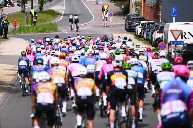 Brabantse Pijl - Fleche Brabanconne 2026 Cycling Race OVERIJSE, BELGIUM - APRIL 17 : illustration picture peloton during the 66th edition of De Brabantse Pijl - La Fleche Brabanconne an UCI ProSeries 1.Pro one day cycling road race for Men Elite of 162 km with start in Beersel and finish in Overijse on April 17, 2026 in Overijse, Belgium, 17 04 2026 ( Motordriver Kenny Verfaillie - Overijse Belgium  Copyright: xGvgx