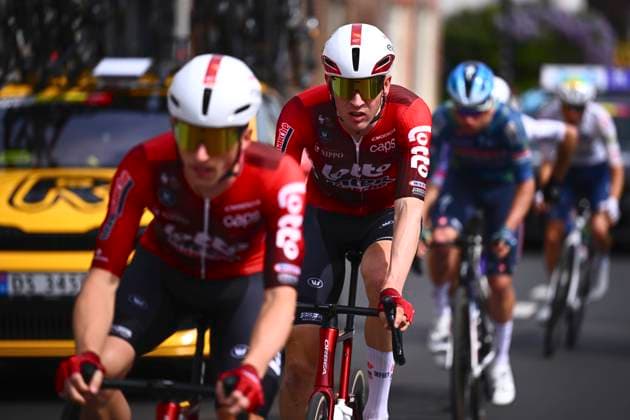 Brabantse Pijl - Fleche Brabanconne 2026 Cycling Race OVERIJSE, BELGIUM - APRIL 17 : Aerts Toon (BEL) of Lotto Intermarche during the 66th edition of De Brabantse Pijl - La Fleche Brabanconne an UCI ProSeries 1.Pro one day cycling road race for Men Elite of 162 km with start in Beersel and finish in Overijse on April 17, 2026 in Overijse, Belgium, 17 04 2026 ( Motordriver Kenny Verfaillie - Overijse Belgium  Copyright: xGvgx
