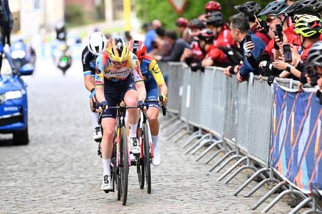 Brabantse Pijl - Fleche Brabanconne Women 2026 Cycling Race OVERIJSE, BELGIUM - APRIL 17 : Van Der Breggen Anna (NED) of Team SD Worx - Protime, Dijkstra Anneke (NED) of VolkerWessels Cycling Team, Adegeest Loes (NED) of Lidl - Trek during the 11th edition of De Brabantse Pijl - La Fleche Brabanconne Women an UCI ProSeries 1.Pro one day cycling road race for Women Elite of 125 km with start in Lennik and finish in Overijse on April 17, 2026 in Overijse, Belgium, 17 04 2026 ( Motordriver Guy De Vuyst - Overijse Belgium  Copyright: xTomasxSiskx