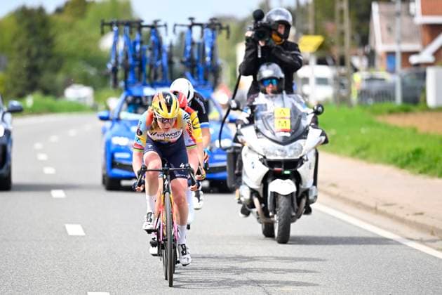 Brabantse Pijl - Fleche Brabanconne Women 2026 Cycling Race OVERIJSE, BELGIUM - APRIL 17 : Van Der Breggen Anna (NED) of Team SD Worx - Protime, Dijkstra Anneke (NED) of VolkerWessels Cycling Team, Adegeest Loes (NED) of Lidl - Trek during the 11th edition of De Brabantse Pijl - La Fleche Brabanconne Women an UCI ProSeries 1.Pro one day cycling road race for Women Elite of 125 km with start in Lennik and finish in Overijse on April 17, 2026 in Overijse, Belgium, 17 04 2026 ( Motordriver Guy De Vuyst - Overijse Belgium  Copyright: xTomasxSiskx