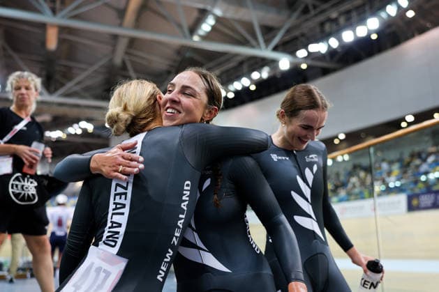 UCI Track World Cup: Hong Kong Picture by Alex Whitehead SWpix.com - 17 04 2026 - Cycling - UCI Track World Cup: Hong Kong - Hong Kong Velodrome, Tseung Kwan O, Hong Kong, China - Women™s Team Pursuit - For Gold - Bryony Botha (New Zealand), Prudence Fowler (New Zealand), Emily Shearman (New Zealand), Ally MarÃ e Wollaston (New Zealand) Win the Women™s Team Pursuit Final Hong Kong Hong Kong Velodrome Hong Kong SAR, CHINA Copyright: x xSWpix.comx(t axPhotographyxHubxLtd)xAlexxWhitehead SWpix.comx SWP-3030-12702