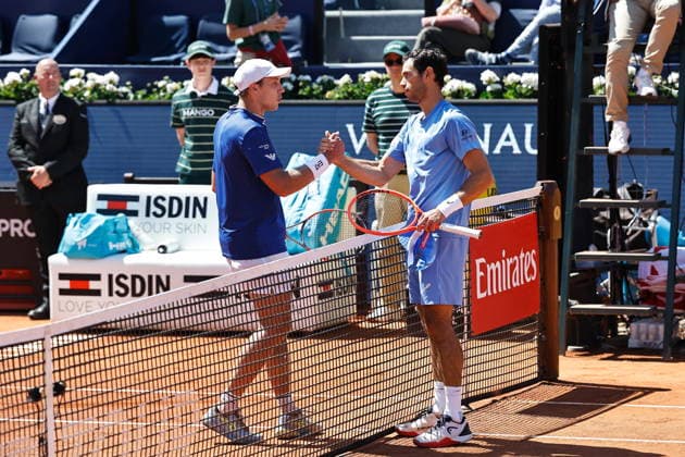 (L-R) Hamad Medjedovic (SRB), Nuno Borges (POR), APRIL 17, 2026 - Tennis : Hamad Medjedovic and Nuno Borges shakehands after Quarter-finals match on the Barcelona Open Banc Sabadell tennis tournament at the Real Club de Tenis de Barcelona in Barcelona, Spain. Noxthirdxpartyxsales  aflo_327231204