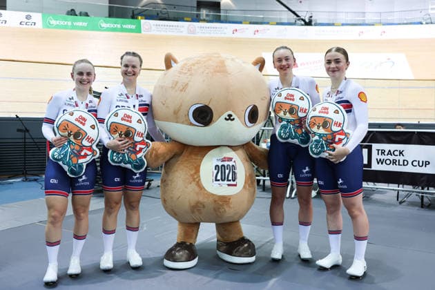 UCI Track World Cup: Hong Kong Picture by Alex Whitehead SWpix.com - 17 04 2026 - Cycling - UCI Track World Cup: Hong Kong - Hong Kong Velodrome, Tseung Kwan O, Hong Kong, China - Women™s Team Pursuit - Podium - Jessica Roberts (Great Britain), Megan Barker (Great Britain), Madelaine Leech (Great Britain), Erin Boothman (Great Britain) receiving the Silver Medals Hong Kong Hong Kong Velodrome Hong Kong SAR, CHINA Copyright: x xSWpix.comx(t axPhotographyxHubxLtd)xAlexxWhitehead SWpix.comx SWP-3030-12718