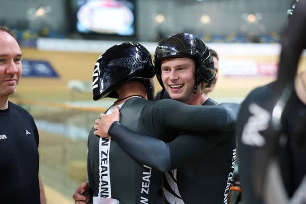 UCI Track World Cup: Hong Kong Picture by Alex Whitehead SWpix.com - 17 04 2026 - Cycling - UCI Track World Cup: Hong Kong - Hong Kong Velodrome, Tseung Kwan O, Hong Kong, China - Men™s Team Pursuit - For Gold - Daniel Morton (New Zealand), Nicholas Kergozou De La Boessiere (New Zealand), George Jackson (New Zealand), Marshall Erwood (New Zealand) Win the Gold Medal Hong Kong Hong Kong Velodrome Hong Kong SAR, CHINA Copyright: x xSWpix.comx(t axPhotographyxHubxLtd)xAlexxWhitehead SWpix.comx SWP-3030-12719