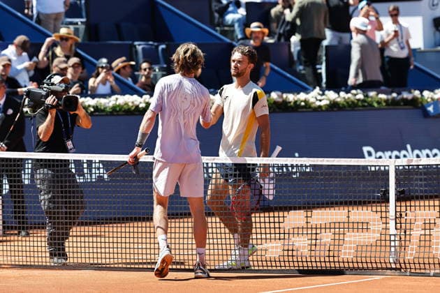 (L-R) Andrey Rublev (RUS), Tomas Machac (CZE), APRIL 17, 2026 - Tennis : Tomas Machac and Andrey Rublev shakehands after singles Quarter-finals match on the Barcelona Open Banc Sabadell tennis tournament at the Real Club de Tenis de Barcelona in Barcelona, Spain. Noxthirdxpartyxsales  aflo_327236033
