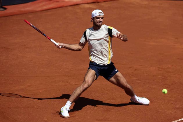 April 17, 2026, Barcelona, Barcelona, Spain: Tomas Machac of Czech Republic in action against Andrey Rublev of Russia during the Quarter-finals tennis match of the Barcelona Open Banc Sabadell - Conde Godo 2026 Day 7 at Real Club de Tenis Barcelona on April 17, 2026 in Barcelona, Spain. Barcelona Open Banc Sabadell - Conde Godo 2026 Day 7  - ZUMAa181 20260417_zaa_a181_117 Copyright: xJavierxBorregox