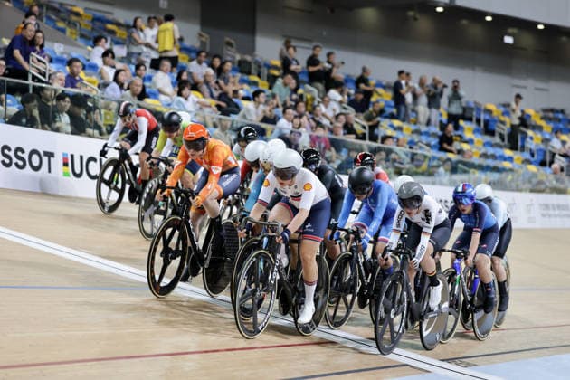 UCI Track World Cup: Hong Kong Picture by Alex Whitehead SWpix.com - 17 04 2026 - Cycling - UCI Track World Cup: Hong Kong - Hong Kong Velodrome, Tseung Kwan O, Hong Kong, China - Women™s Elimination Race - Final - Jessica Roberts (Great Britain), Lea Lin Teutenberg (Germany) Hong Kong Hong Kong Velodrome Hong Kong SAR, CHINA Copyright: x xSWpix.comx(t axPhotographyxHubxLtd)xAlexxWhitehead SWpix.comx SWP-3030-12726