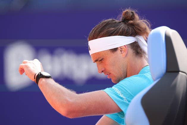 Alexander Zverev GER sits on the bench during the break Tennis BMW Open 2026 ATP 500 MTTC Iphitos Munich Bavaria Germany 17 April 2026 Copyright: xJuergenxHasenkopfx