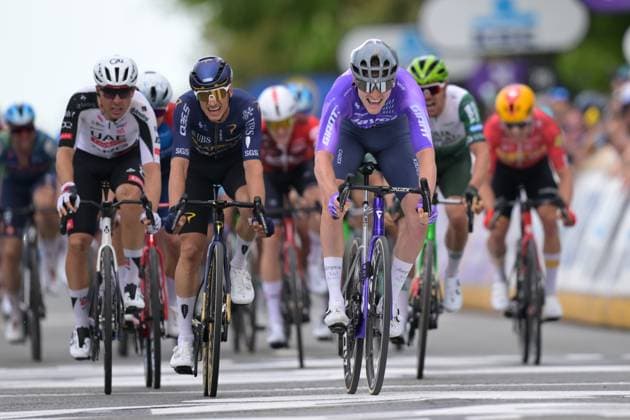 Danish Anders Foldager of Team Jayco-AIUIa wins ahead of French Benoit Cosnefroy of UAE Team Emirates-XRG and Belgian Quinten Hermans of Pinarello Q36.5 Pro Cycling Team in the men s Brabantse Pijl one day cycling race, 162,6km from Huizingen, Beersel to Overijse on Friday 17 April 2026. DAVIDxPINTENS  x171131857x